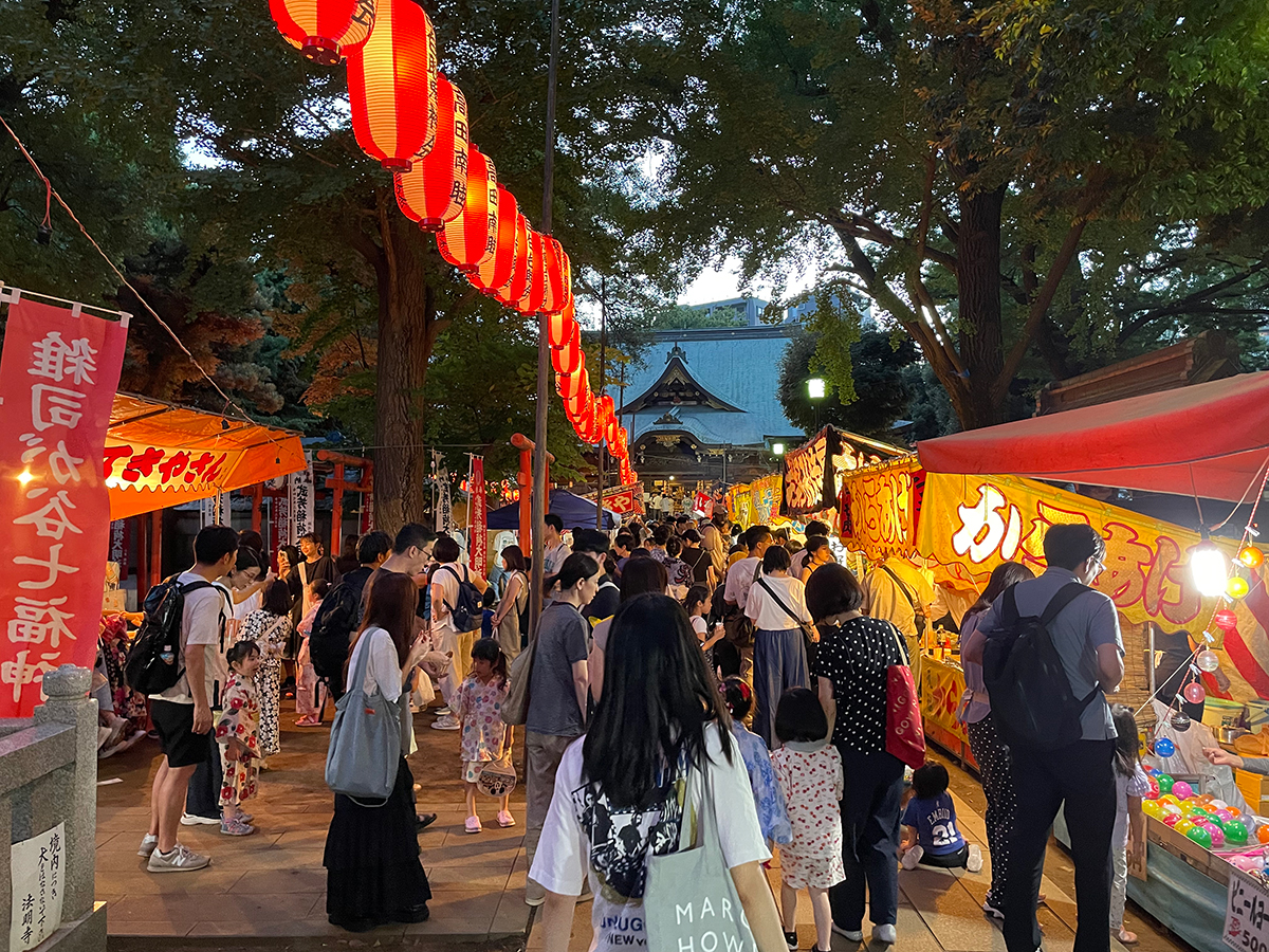 盆踊りの縁日